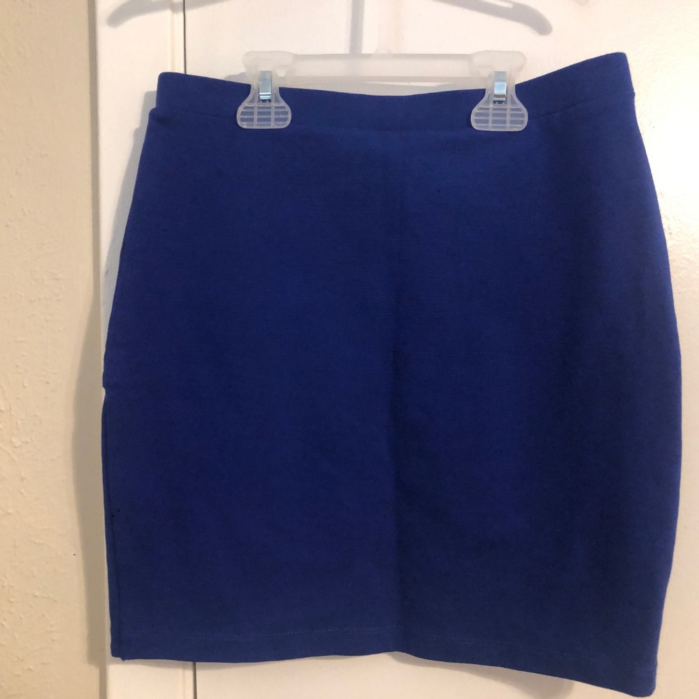Mini Bodycon Skirt - Picture 2 of 2